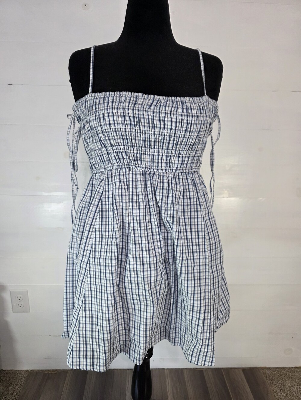NWT Abercrombie & Fitch Smocked Babydoll Tie Mini Dress Blue Gingham Plaid. L